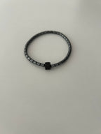 Pulsera de Piedra volcánica con detalles de Acero