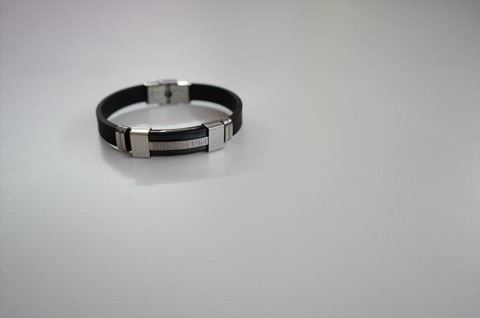 Pulsera de Acero y Caucho Greca